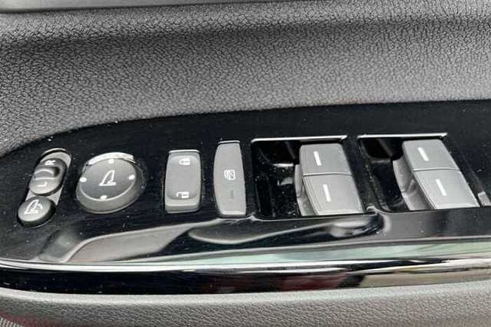 Honda CR-V Hybrid 2.0 i-MMD Hybrid SE 2WD 5dr eCVT 